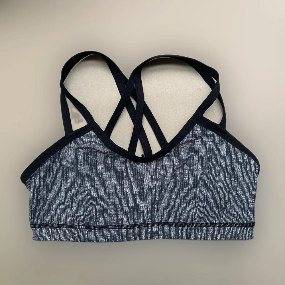 NWOT Lululemon Black and White Water Bound Bra Swim Run Activewear Size 10 - Picture 10 of 12